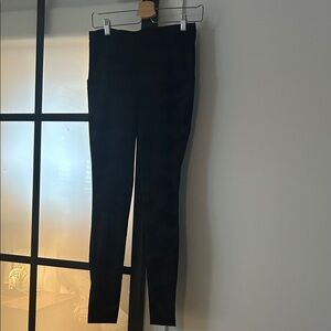 Lululemon Black Activewear Legging with Reflective Logo